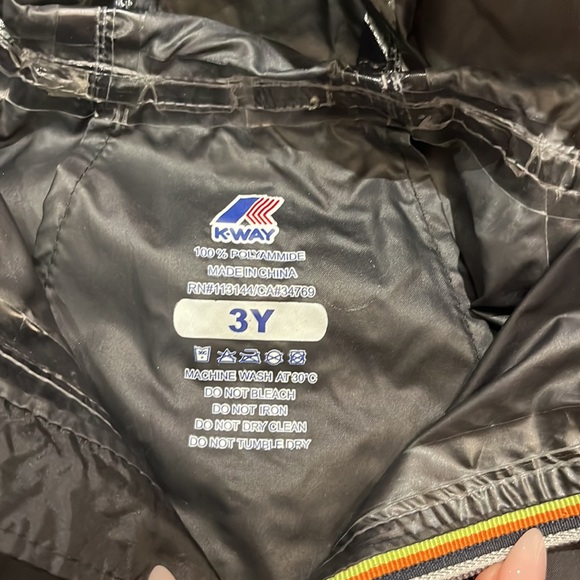 KIDS K-WAY PACKABLE FULL ZIP WINDBREAKER RAIN JACKET- BLACK 3T - Picture 5 of 5